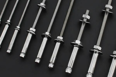 超長螺栓連接時(shí)是否需要特殊工具？扳手不可少！